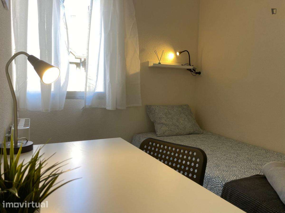 Quarto - localizado em Avenida da Liberdade Lisbon - Grande imagem: 4/14