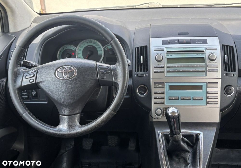 Toyota Corolla Verso - 11