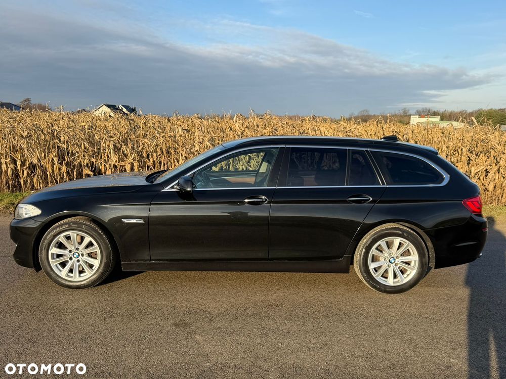 BMW Seria 5 525d xDrive - 5