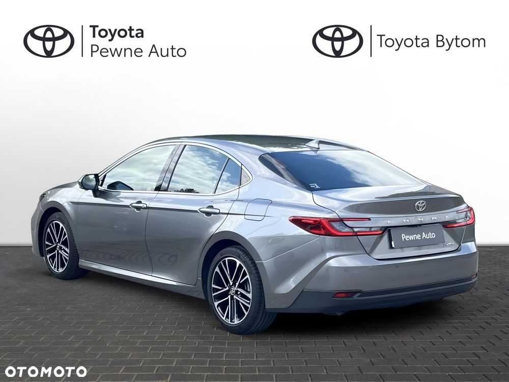 Toyota Camry - 16
