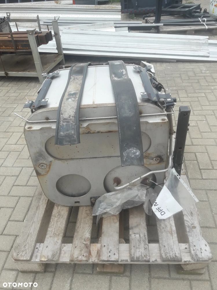 Zbiornik paliwa 650 litrów MAN - 5