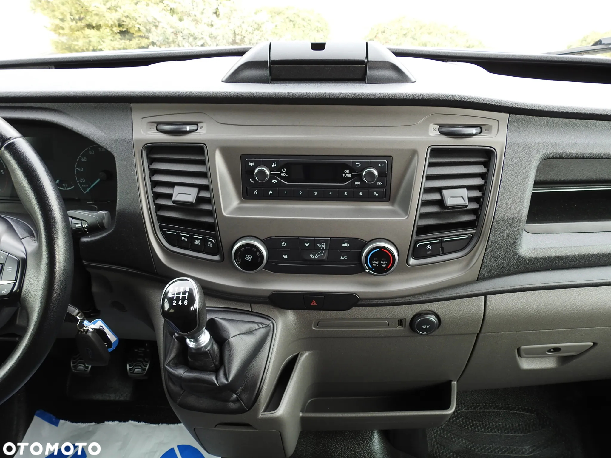 Ford TRANSIT  FURGON BRYGADÓWKA 6 MIEJSC TEMPOMAT LEDY KLIMATYZACJA 180KM [ U88643 ] - 32