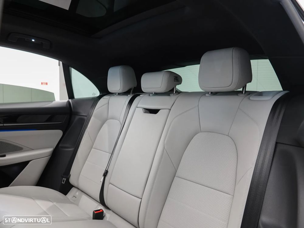 Porsche Macan Electric 4 - 37