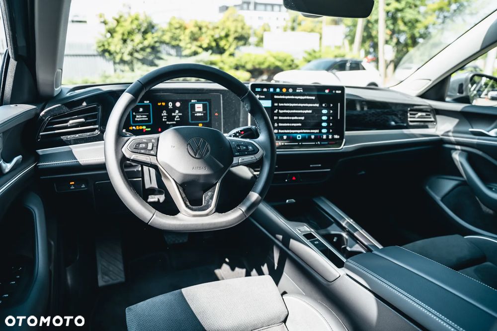 Volkswagen Passat - 25