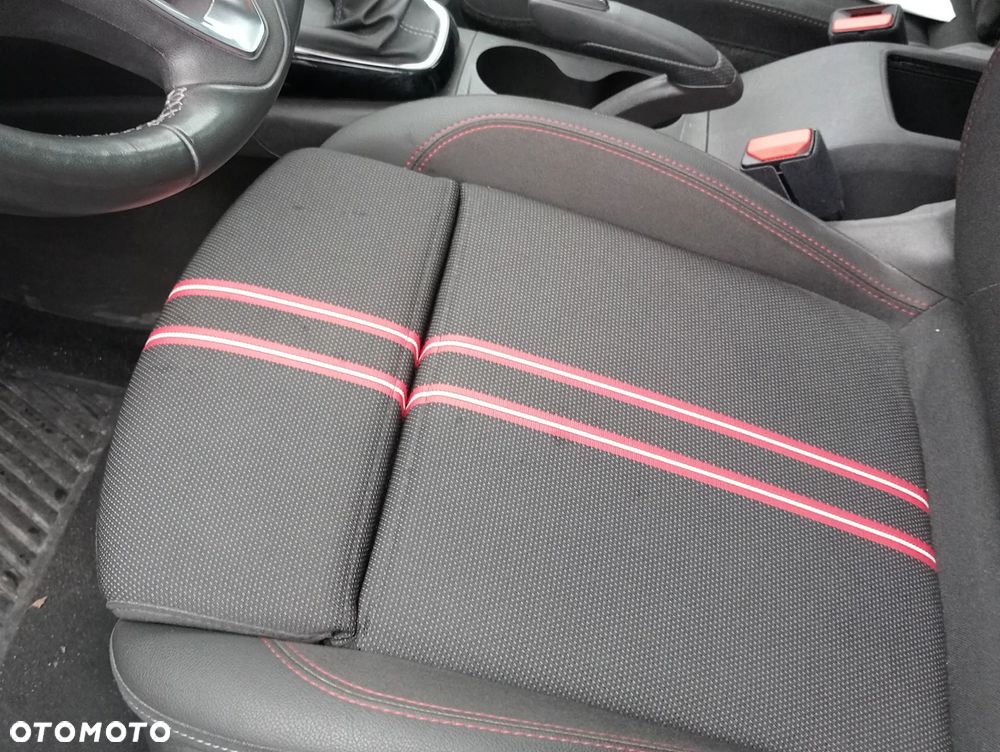 Opel Crossland X - 17