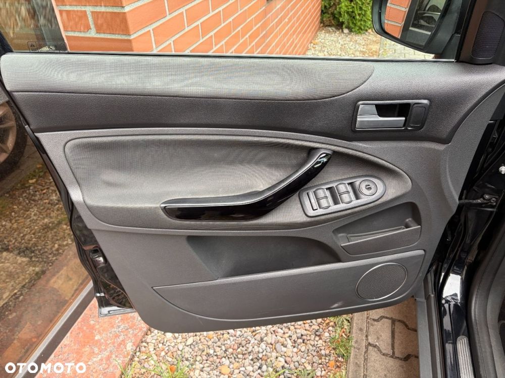 Ford Kuga - 20