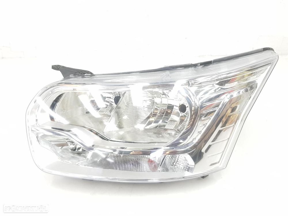 FAROL ESQUERDO FORD TRANSIT COMBI TTS - 1