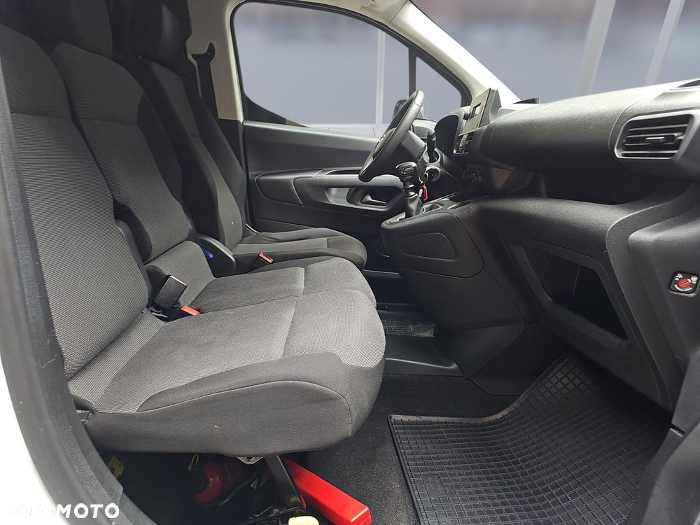 Opel Combo 1.5 DT Enjoy 102KM XL - 9