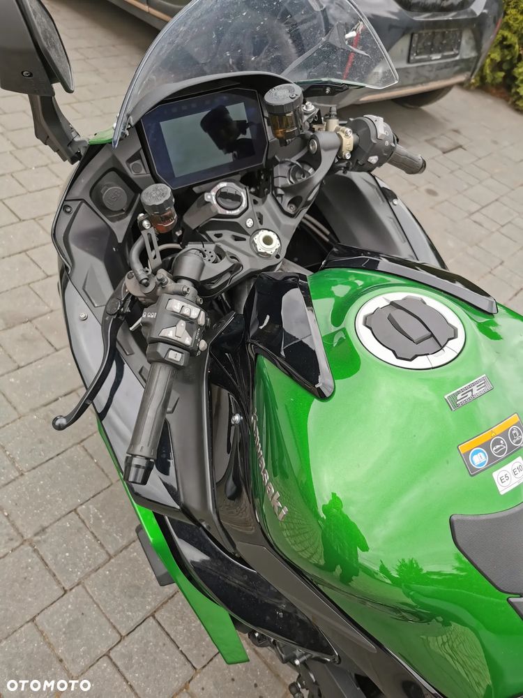Kawasaki Ninja H2 SX - 12