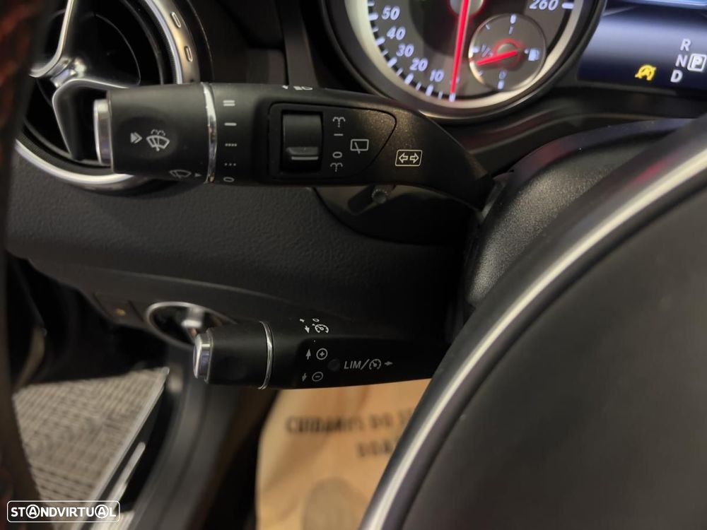 Mercedes-Benz GLA 180 d 7G-DCT AMG Line - 27