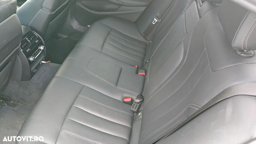 BMW Seria 5 530i AT MHEV - 22