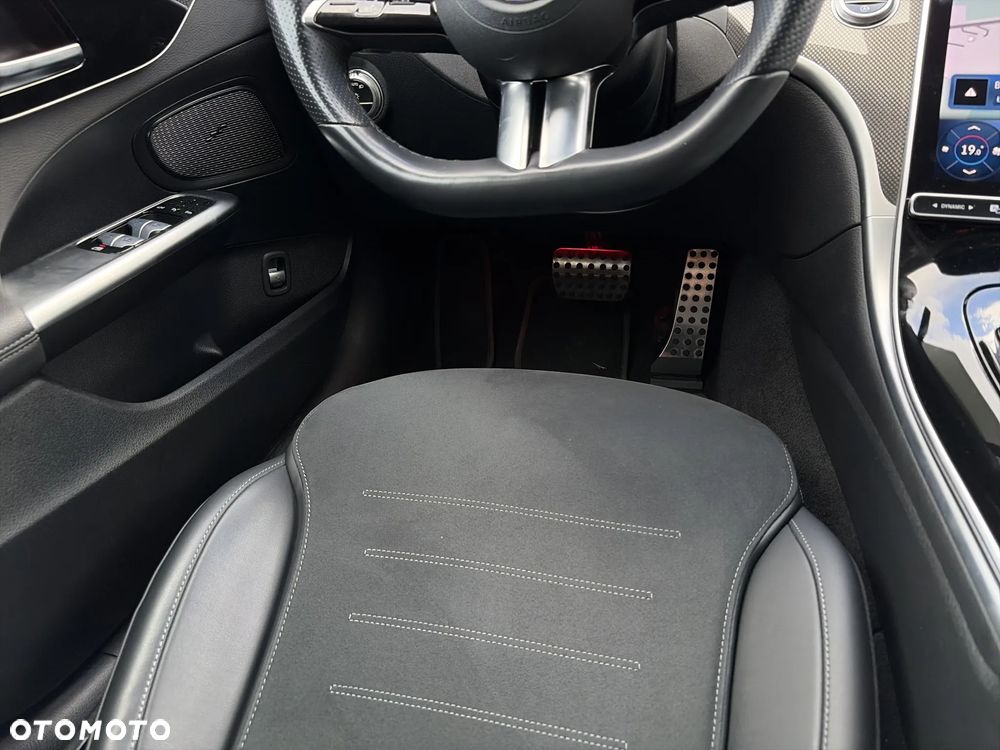 Mercedes-Benz Klasa C 200 d mHEV AMG - 16