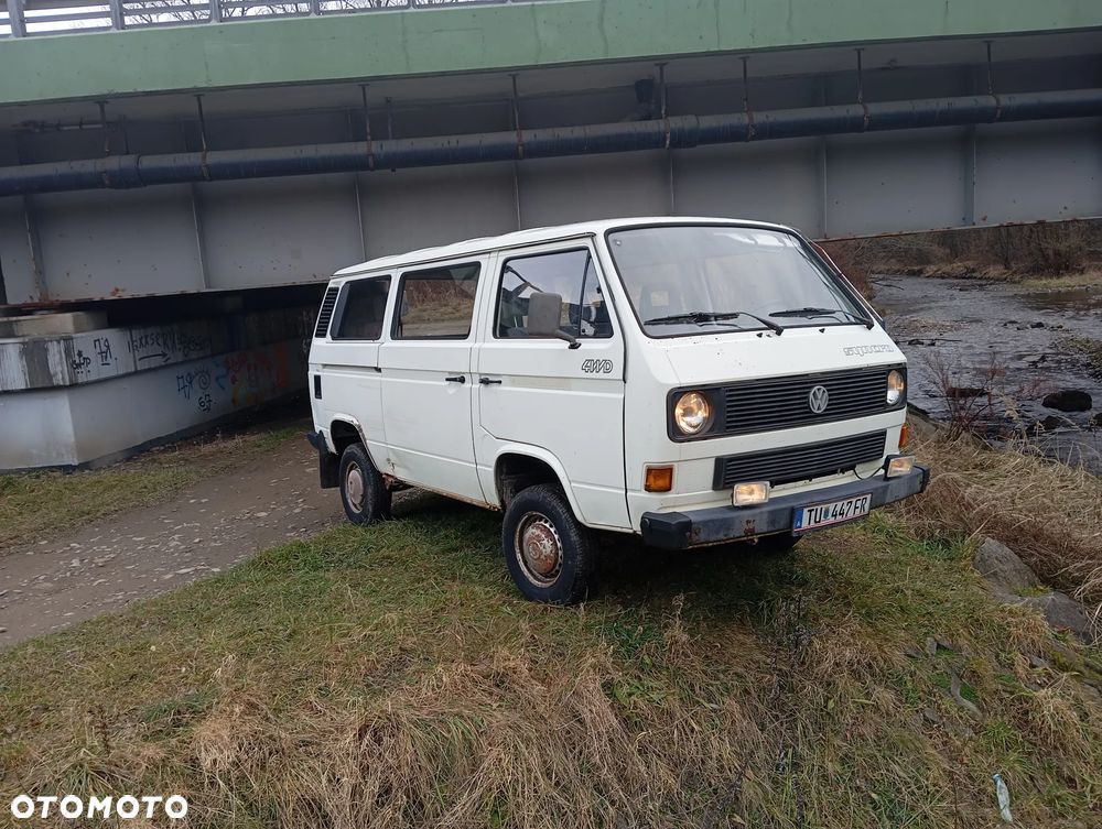 Volkswagen Transporter - 1