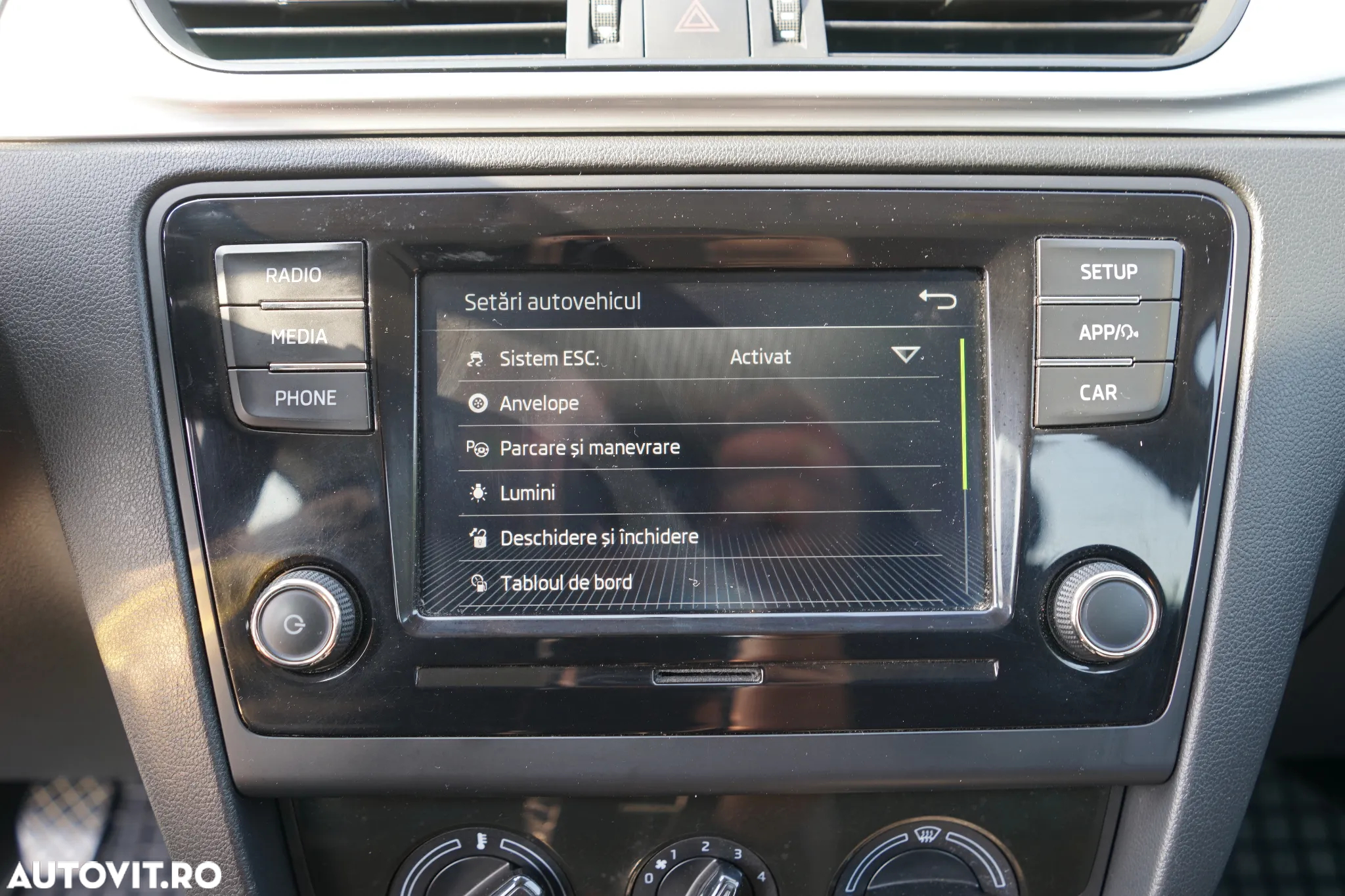 Skoda RAPID 1.0 TSI Style - 16