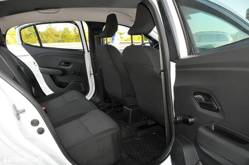 Dacia Logan TCe 90 Essential - 17