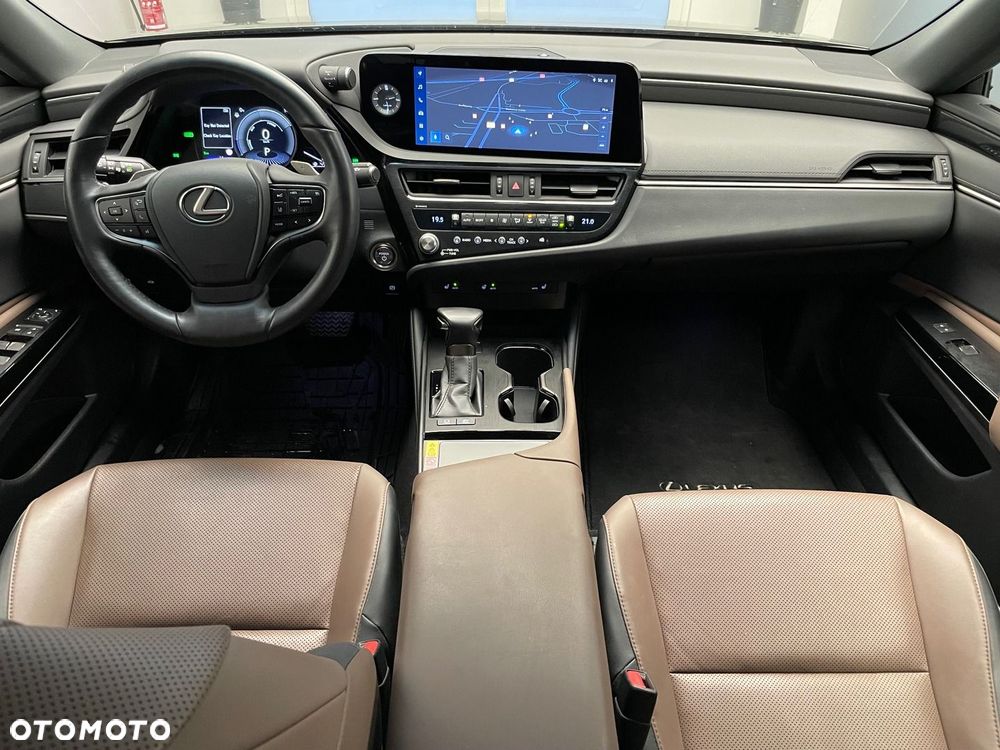 Lexus ES 300h Business Edition - 9