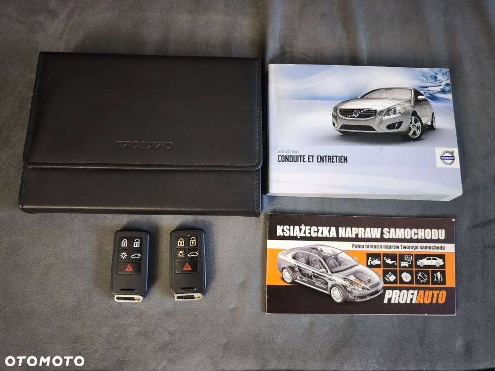 Volvo V60 D3 R-Design - 34