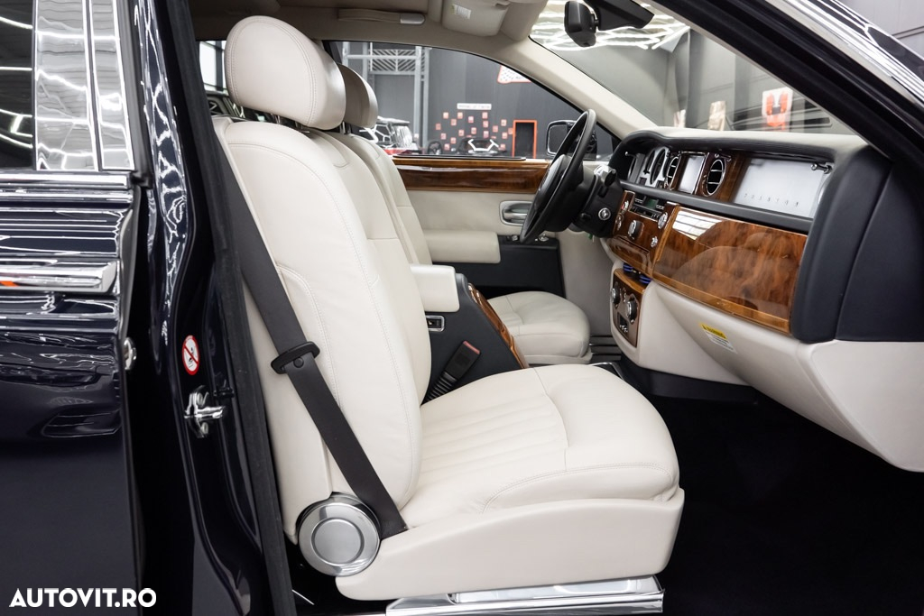 Rolls-Royce Phantom Standard - 11