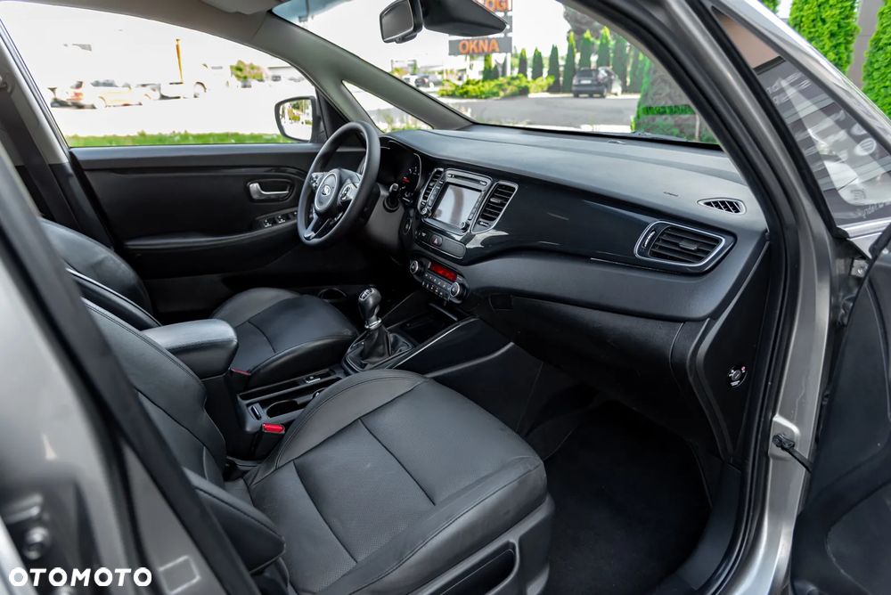 Kia Carens 1.7 CRDi 136 Dream Team Edition - 13