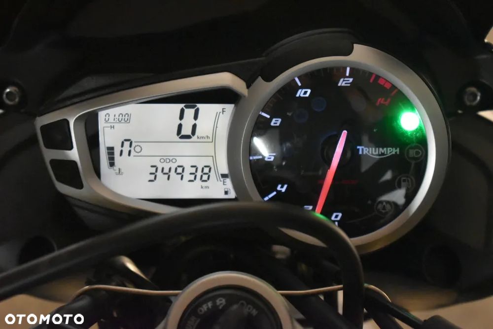 Triumph Street Triple - 40
