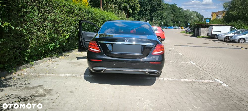 Mercedes-Benz Klasa E 220 d 9G-TRONIC - 3