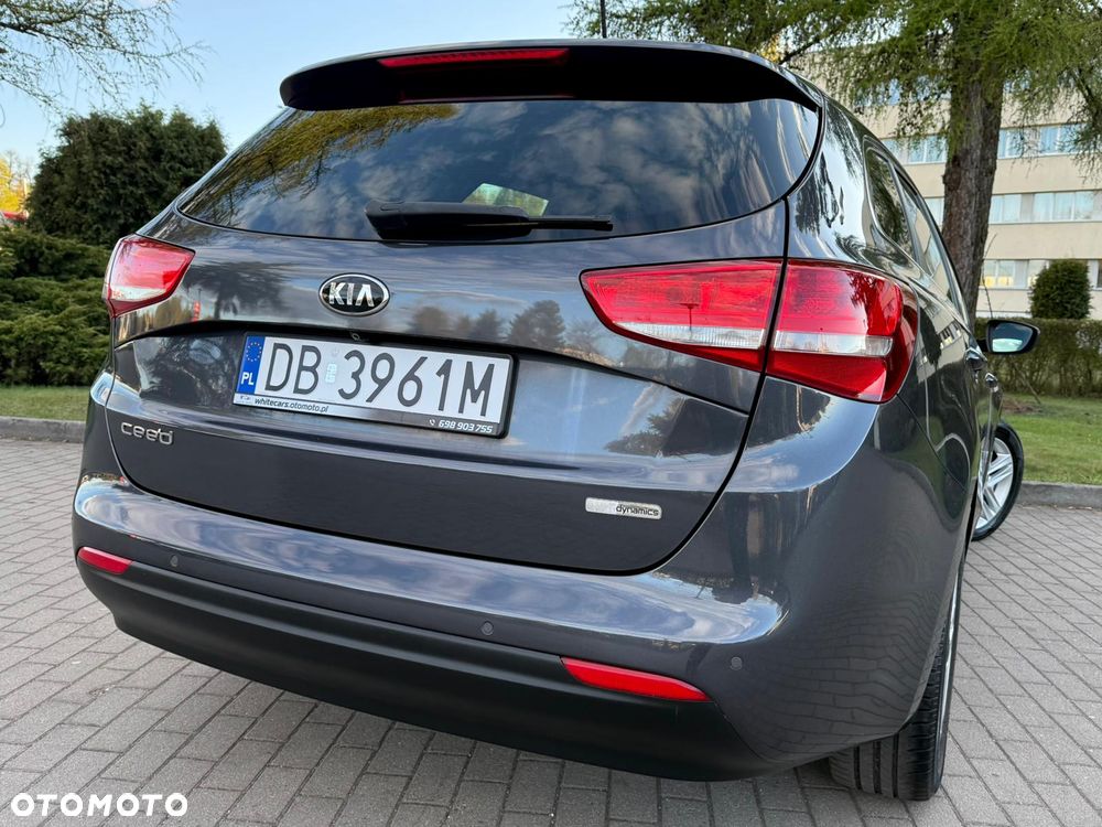 Kia Ceed 1.6 GDI Dream Team Edition - 23