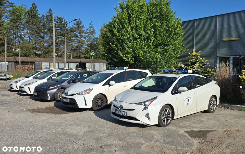 Toyota Prius Hybrid - 5