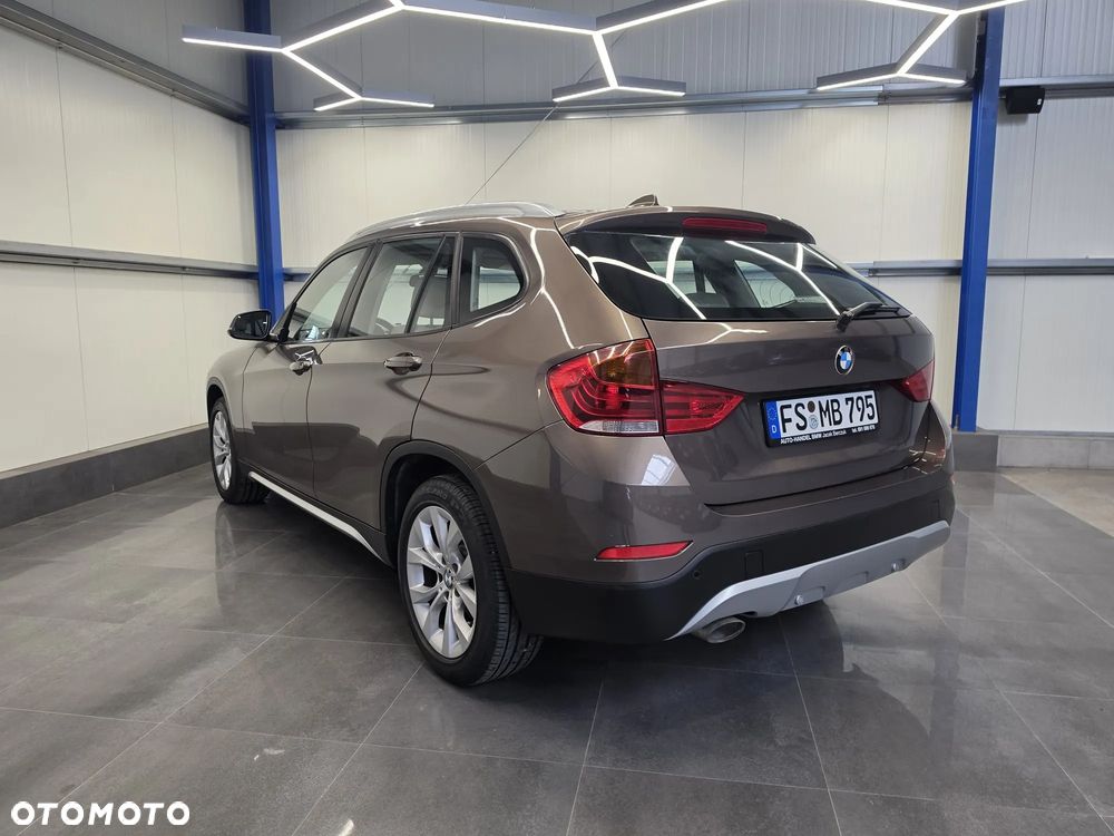 BMW X1 xDrive18d xLine - 11