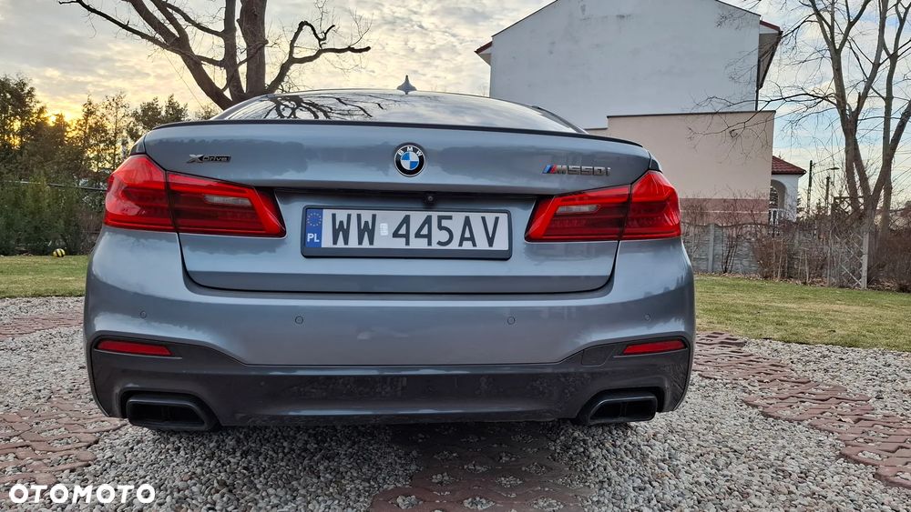 BMW Seria 5 M550i xDrive - 15