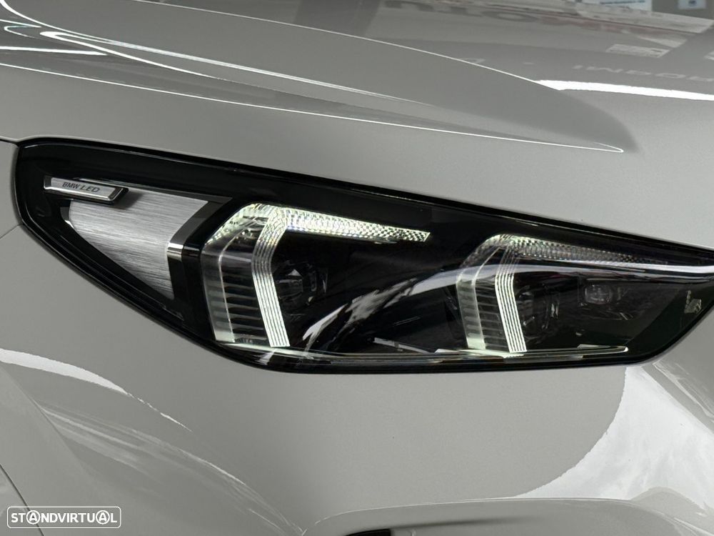 BMW iX1 eDrive20 Pack Desportivo M - 19