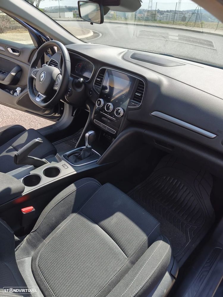 Renault Mégane Sport Tourer - 23
