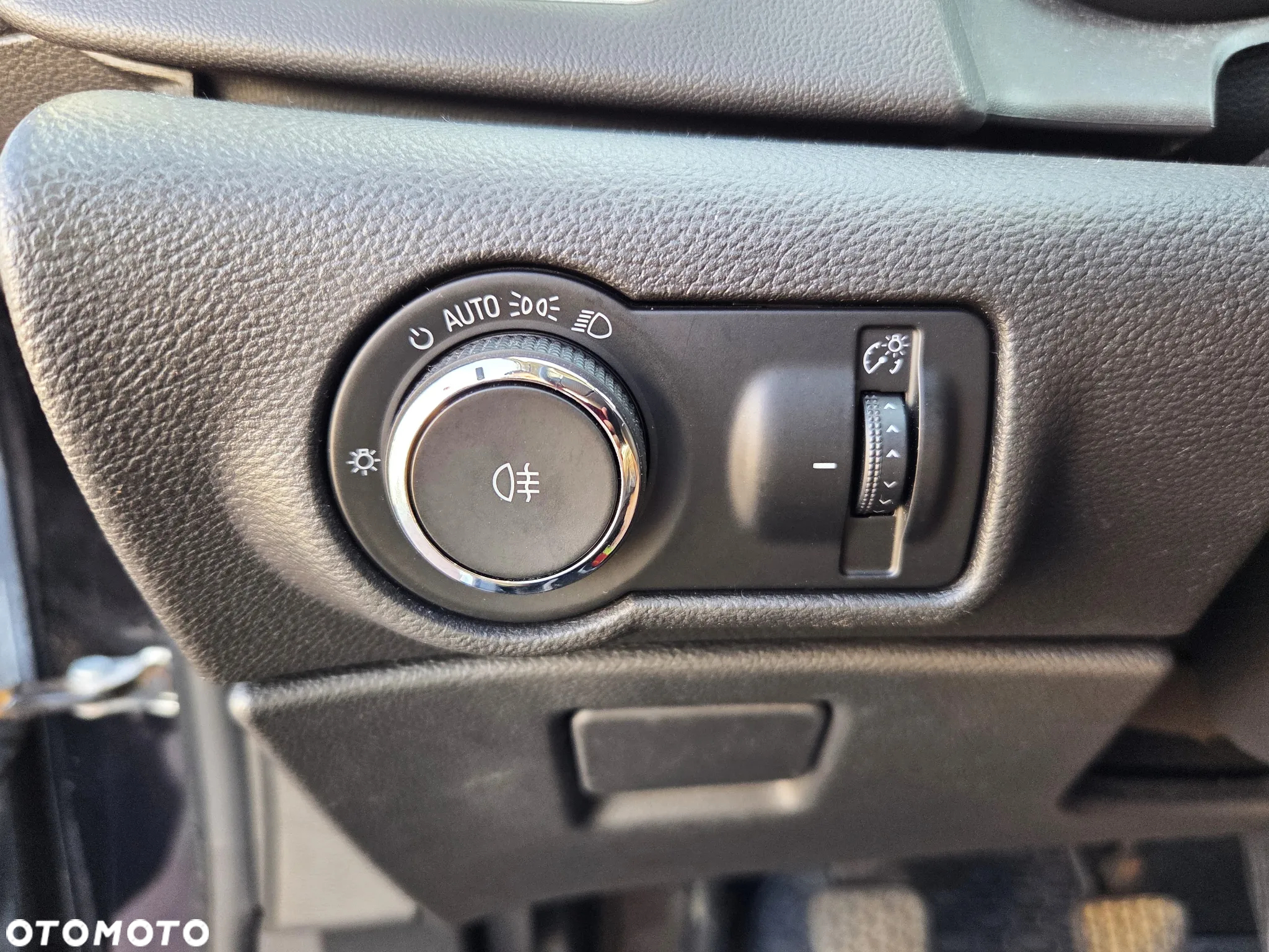Opel Astra IV 2.0 CDTI Cosmo - 19
