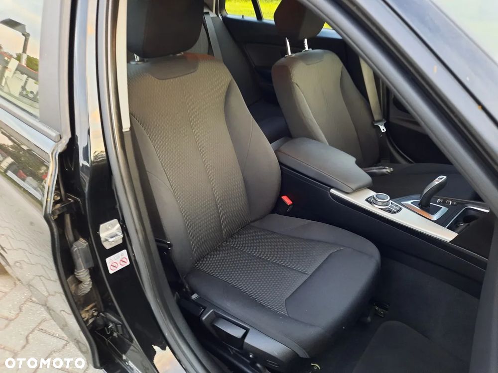 BMW Seria 3 318i Edition Luxury Line Purity - 25