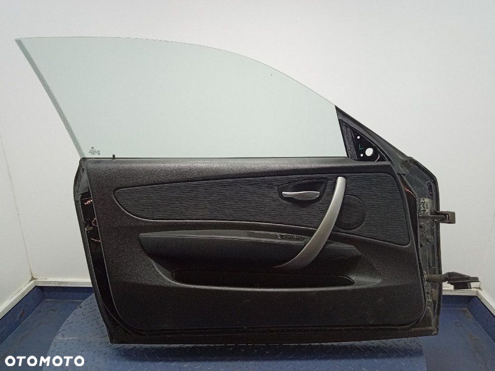 BMW 1 E81 DRZWI PRZÓD LEWE  SCHWARZ  II 668 - 10