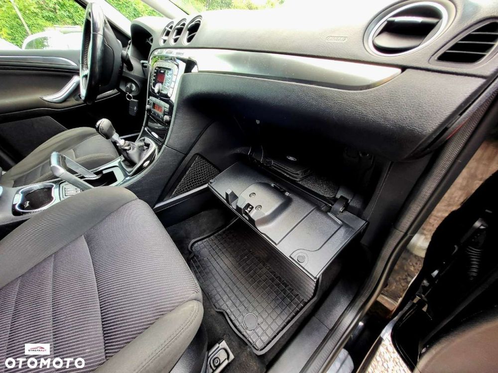 Ford S-Max - 19