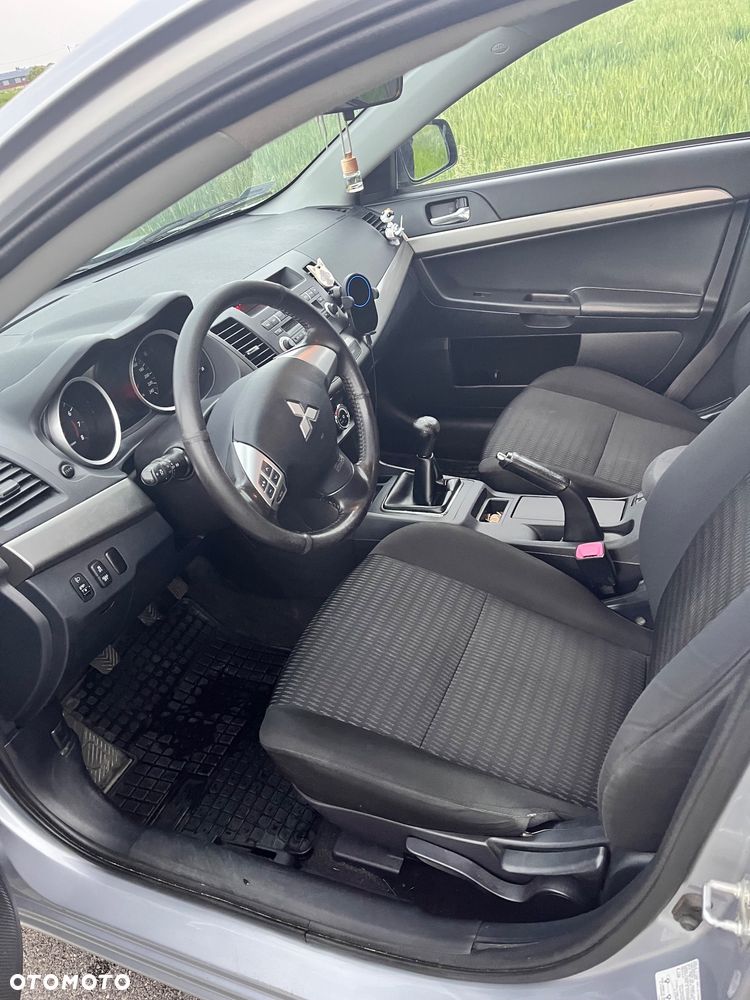 Mitsubishi Lancer 1.6 Invite - 10