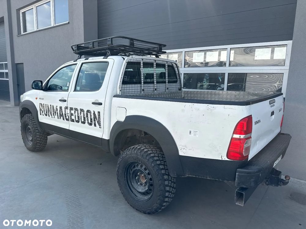 Toyota Hilux 2.5 D-4D DLX - 8