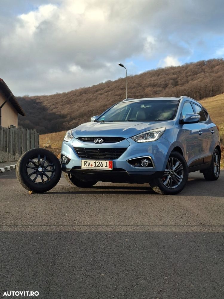 Hyundai ix35 2.0 CRDI 4WD Fifa World Cup Gold Edition - 12