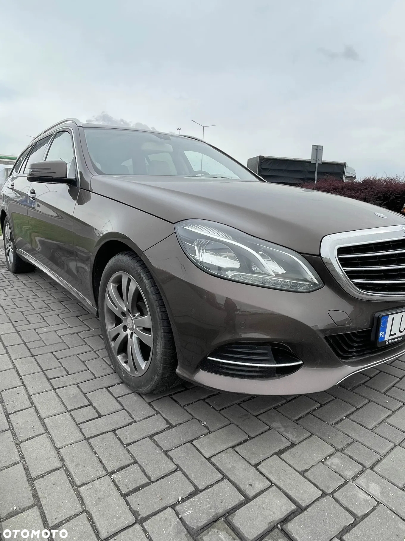 Mercedes-Benz Klasa E 220 T BlueTEC BlueEFFICIENCY Edition 9G-TRONIC Edition - 4