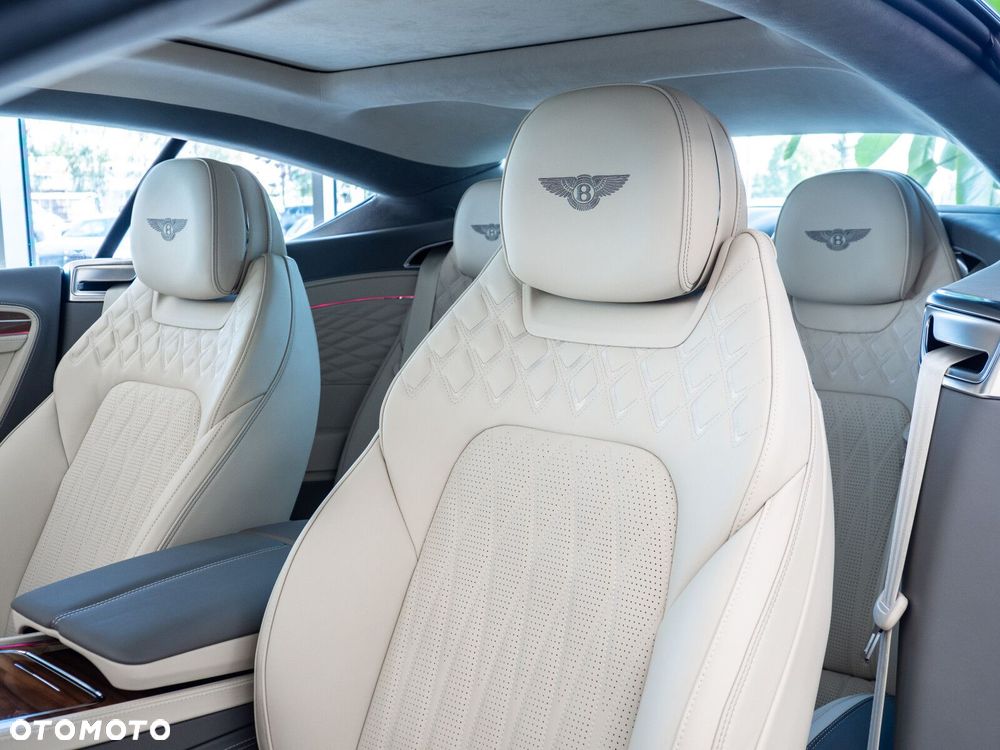Bentley Continental GT - 12