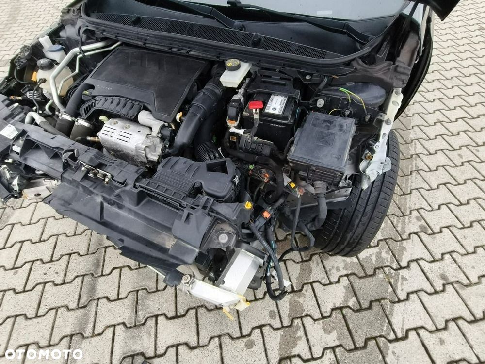 Peugeot 308 - 24