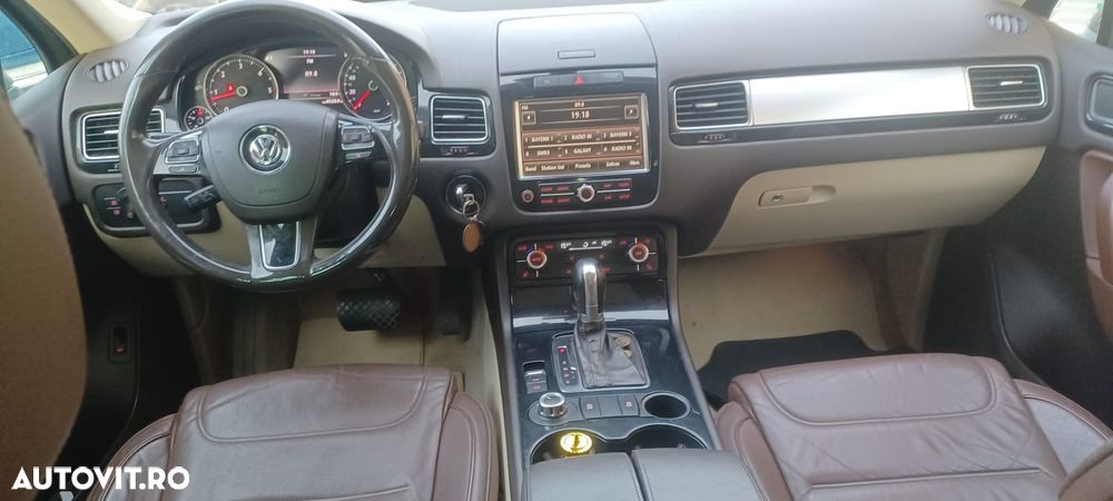 Volkswagen Touareg 3.0 V6 TDI BMT - 11