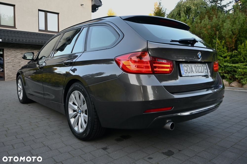 BMW Seria 3 320d Sport-Aut Luxury Line - 4