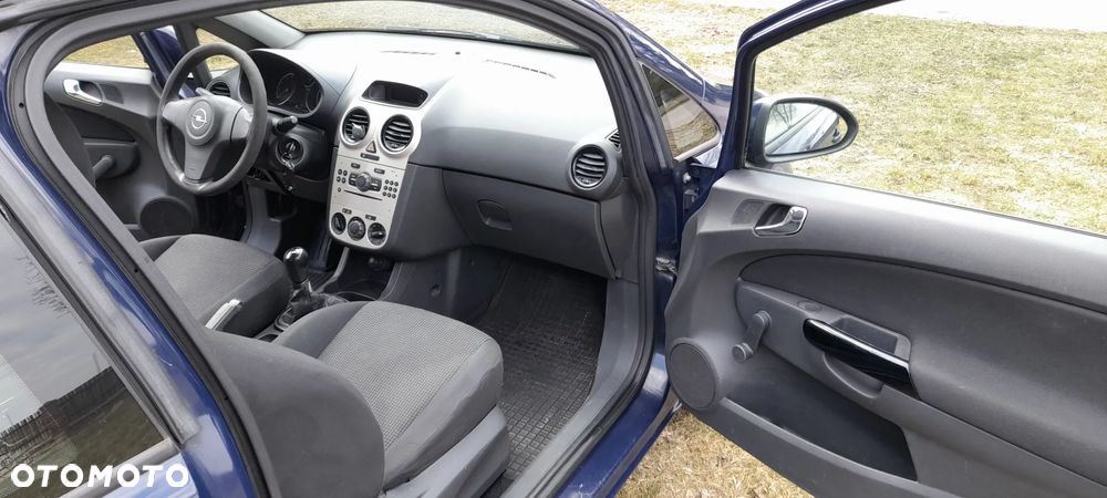 Opel Corsa 1.2 16V Essentia - 15