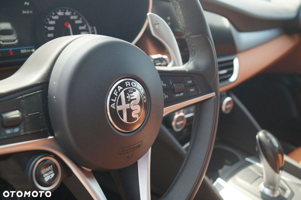 Alfa Romeo Giulia - 37