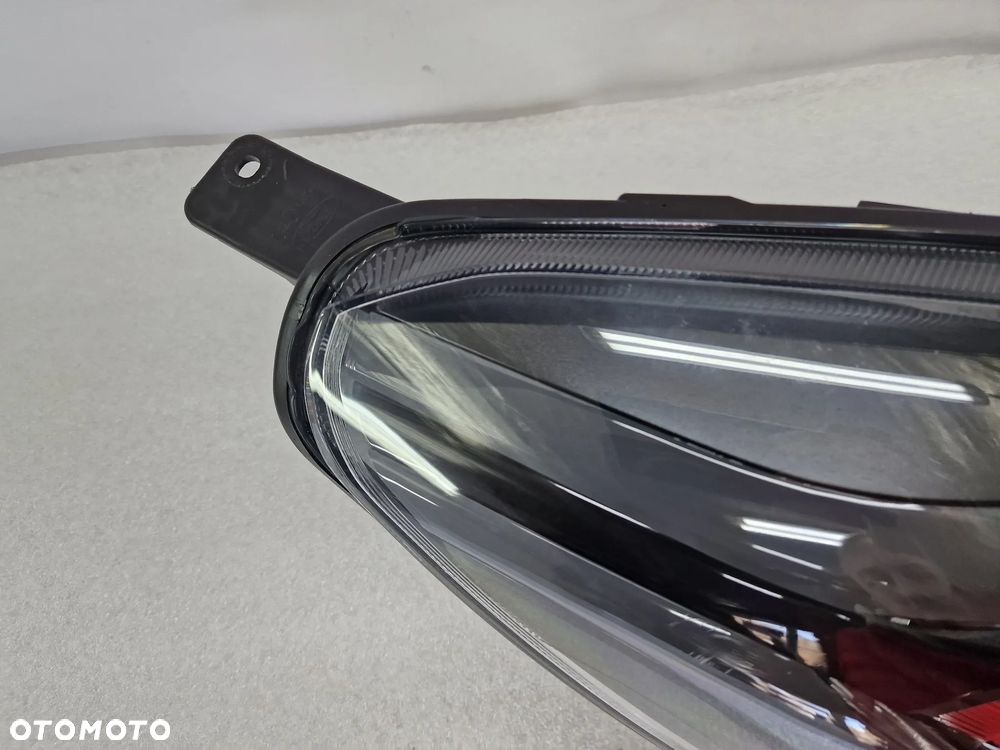 FORD FIESTA MK8 17- PRAWA LAMPA PRZEDNIA PRZÓD SOCZEWKA + LED , CIEMNA , NR L1BB-13E014-EH , NR AUKCJI LA448 - 5
