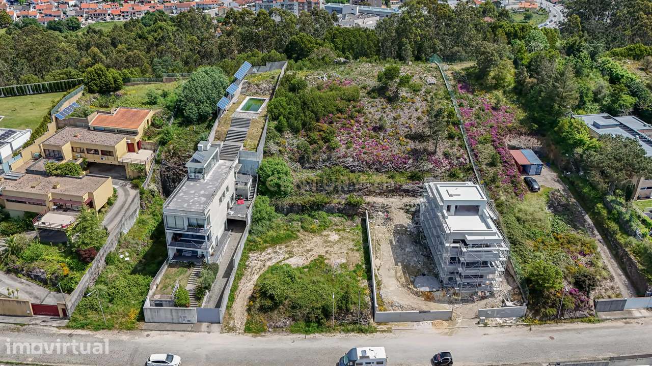 Terreno com Projeto Aprovado para Moradia de 3 Pisos com Vista Panorâm - Grande imagem: 4/22