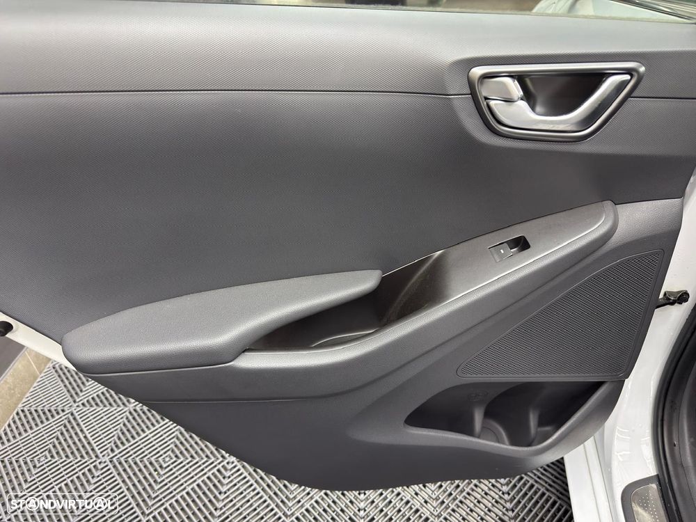 Hyundai Ioniq 1.6 GDI PHEV Pack Plus - 40