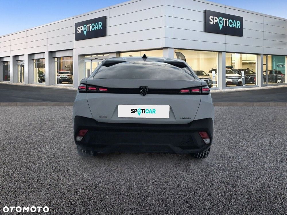 Peugeot 408 - 8