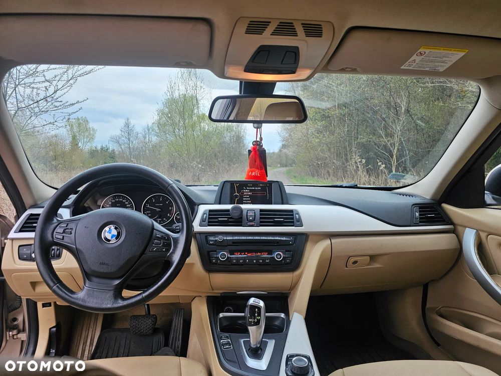 BMW Seria 3 318d Luxury Line - 12